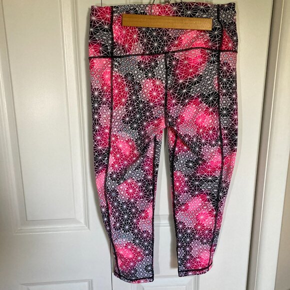 # 99 Victoria Secret Sport Knockout Capri Leggings, Pink, Black, & White, Size L - Picture 1 of 4